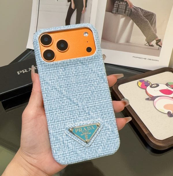 13434374577481449 PRADA 編み込みスマホケース ライトブルーオレンジ