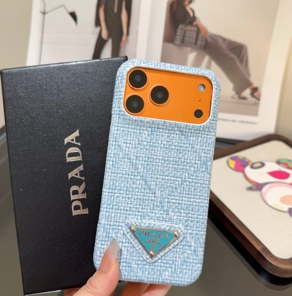 13434374579057462 PRADA 編み込みスマホケース ライトブルーオレンジ