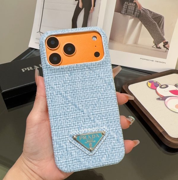 13434374583770018 PRADA 編み込みスマホケース ライトブルーオレンジ