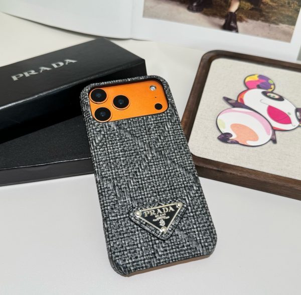 PRADA 編み込みスマホケース ライトブルーグレーブラック