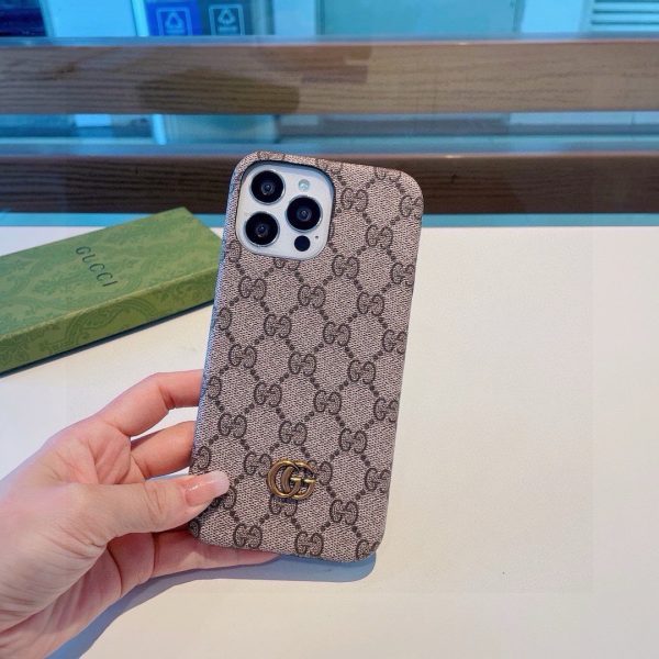 GUCCI GG柄スマホケース ベージュ