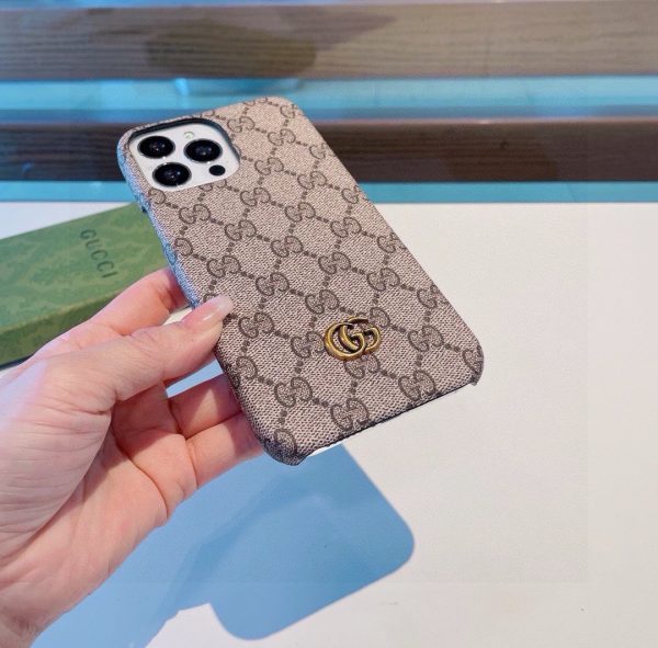 GUCCI GG柄スマホケース ベージュ