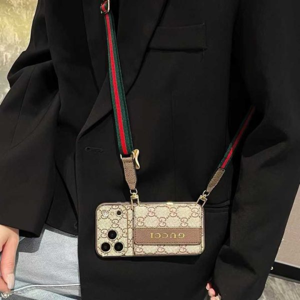 GUCCI GG柄ウォレットスマホケース ベージュ