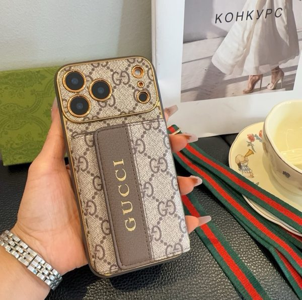 GUCCI GG柄ウォレットスマホケース ベージュ