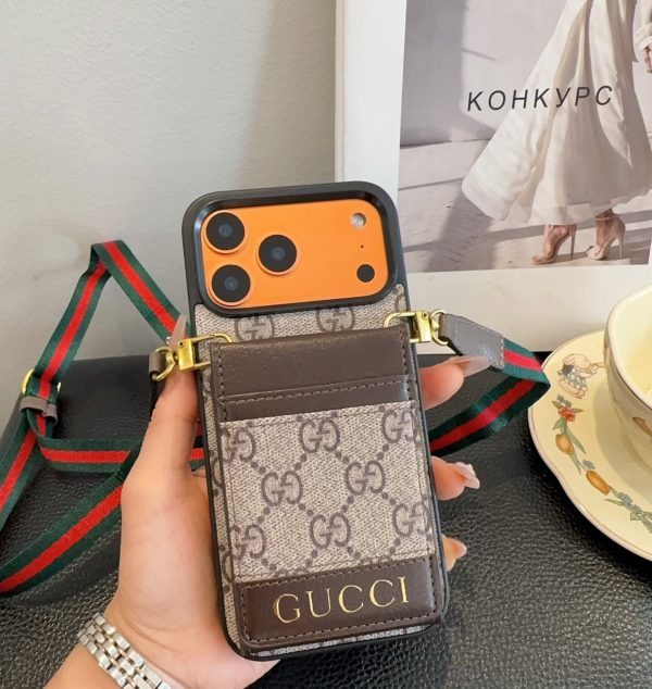 GUCCI GG柄カードケース カーキ
