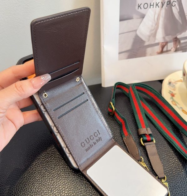 GUCCI GG柄カードケース カーキ