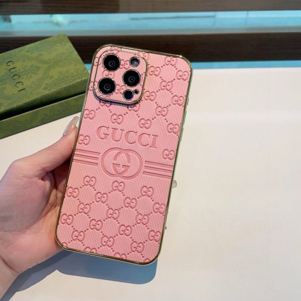 GUCCI エンボススマホケース ピンク