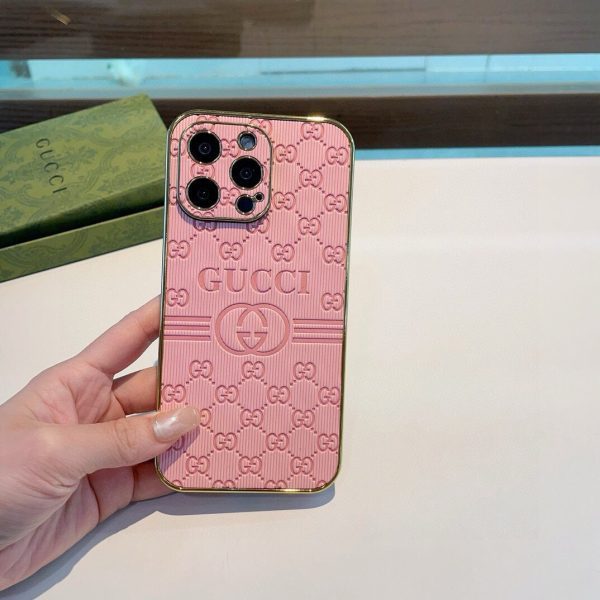 GUCCI エンボススマホケース ピンク