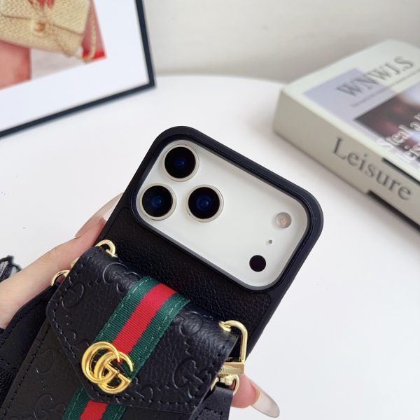 GUCCI エンボスウォレットケース オレンジ
