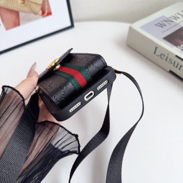 GUCCI エンボスウォレットケース オレンジ