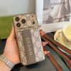 GUCCI GG柄長紐スマホケース カーキ