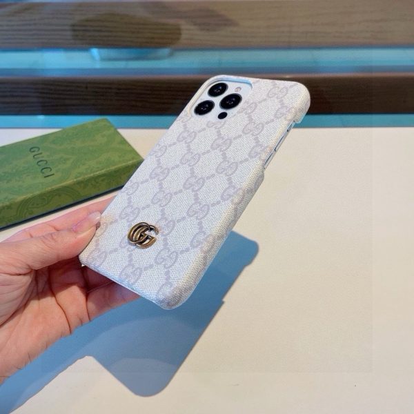 13434382914880865 GUCCI GG柄スマホケース ブラウン
