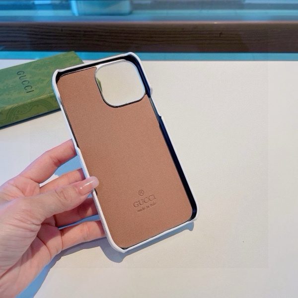 13434382917322989 GUCCI GG柄スマホケース ブラウン