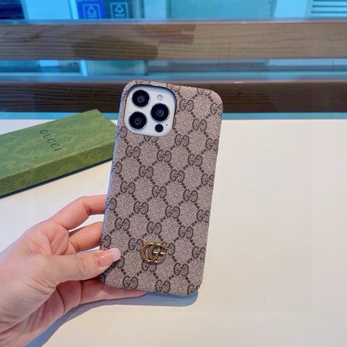 13434382925370151 GUCCI GG柄スマホケース ブラウン
