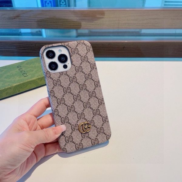 GUCCI GG柄スマホケース ブラウン