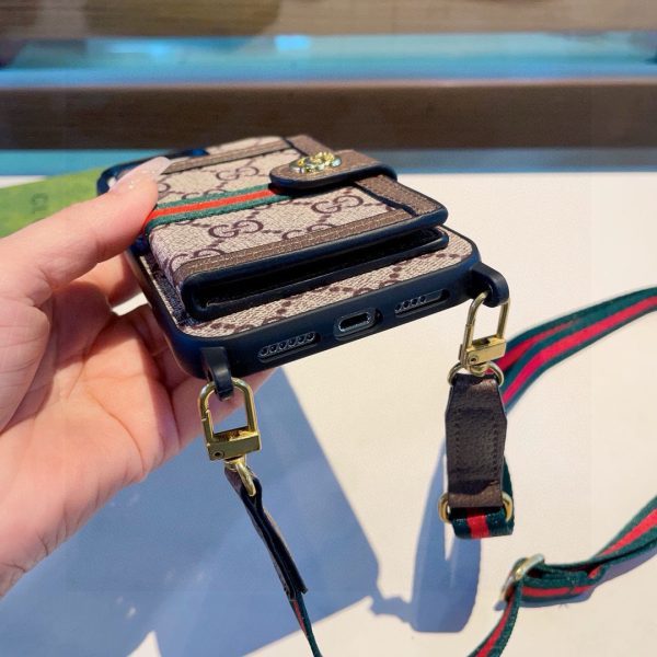 GUCCI GG柄チェーンケース ベージュ