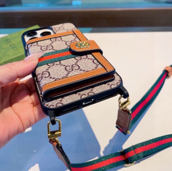 GUCCI GG柄チェーンケース ベージュ