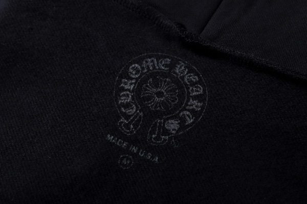 13434624728836035 CHROME HEARTS パーカー ブラック×ホワイト ゴシック文字