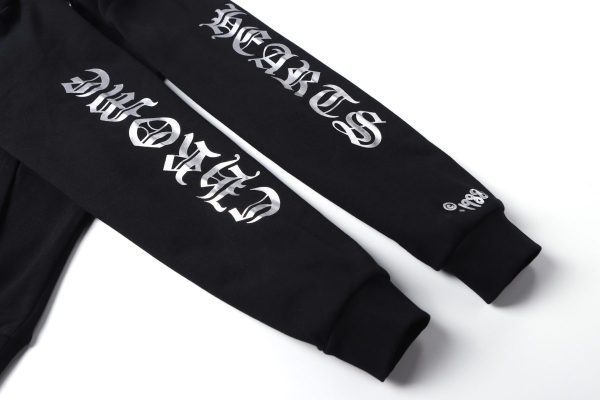 13434624732007358 CHROME HEARTS パーカー ブラック×ホワイト ゴシック文字