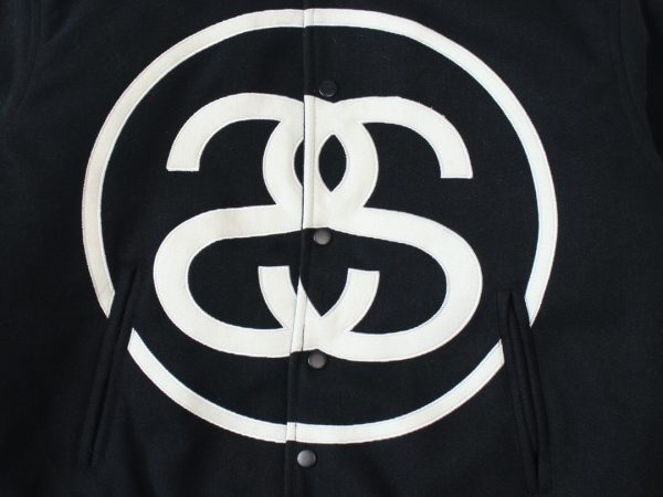 Stussy ベースボールジャケット 刺繍パッチ ブラック×ホワイト