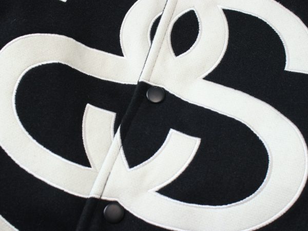 Stussy ベースボールジャケット 刺繍パッチ ブラック×ホワイト