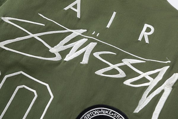 Stussy×Nike ベースボールジャケット スウォッシュ刺繍 オリーブ