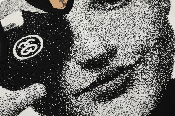 Stussy ニットベスト 人像プリント ブラック×ホワイト