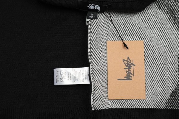 Stussy ニットベスト 人像プリント ブラック×ホワイト