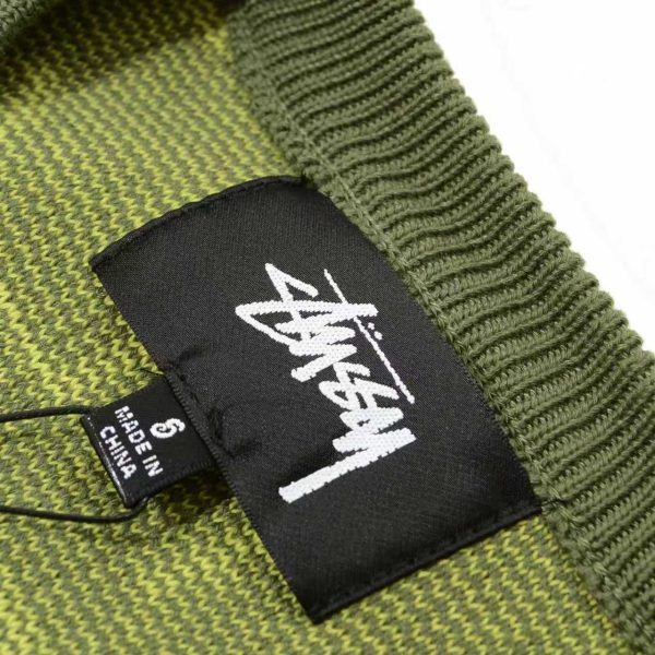 Stussy ニットプルオーバー 背面ロゴプリント グリーン×ブラック